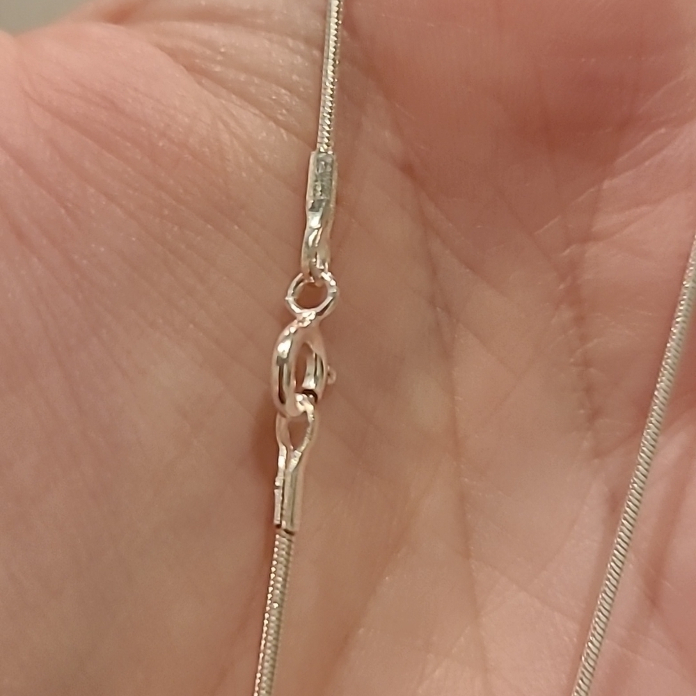 Mother of pearl butterfly sterling silver necklace - Picture 3 of 5